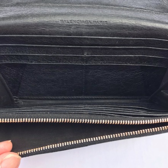 BALENCIAGA Black Gold Hardware Bifold Wallet - Picture 8 of 10